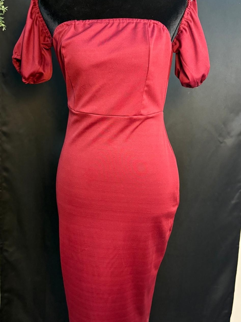 Off-Shoulder Burgundy Bodycon Dress